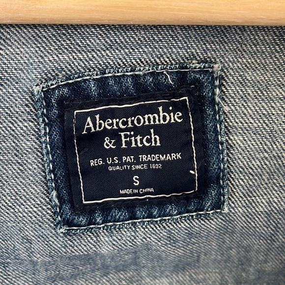 Abercrombie and Fitch Oversized Distressed Jean Jacket - Picture 4 of 5